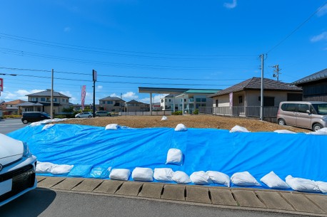 駅徒歩5分×約60坪。暮らしの基盤をつくる立地｜半田市岩滑中町